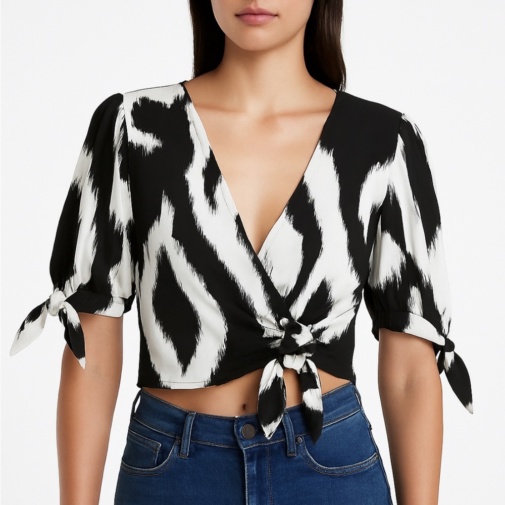 Express Black & White Tie Front Wrap Blouse – women’s Size Small (N7)✨